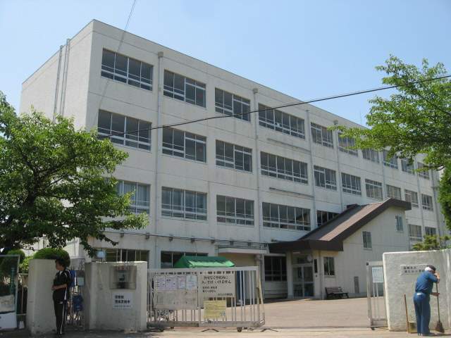 小学校　高槻市立津之江小学校（小学校）まで728m