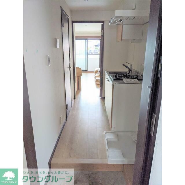 玄関　※３号室タイプ　別室の参考写真です