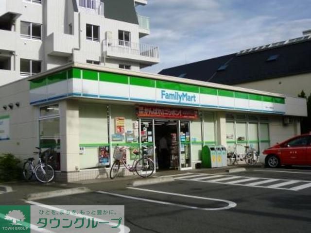 コンビニ　ファミリーマート環八八幡山店（コンビニ）まで480m