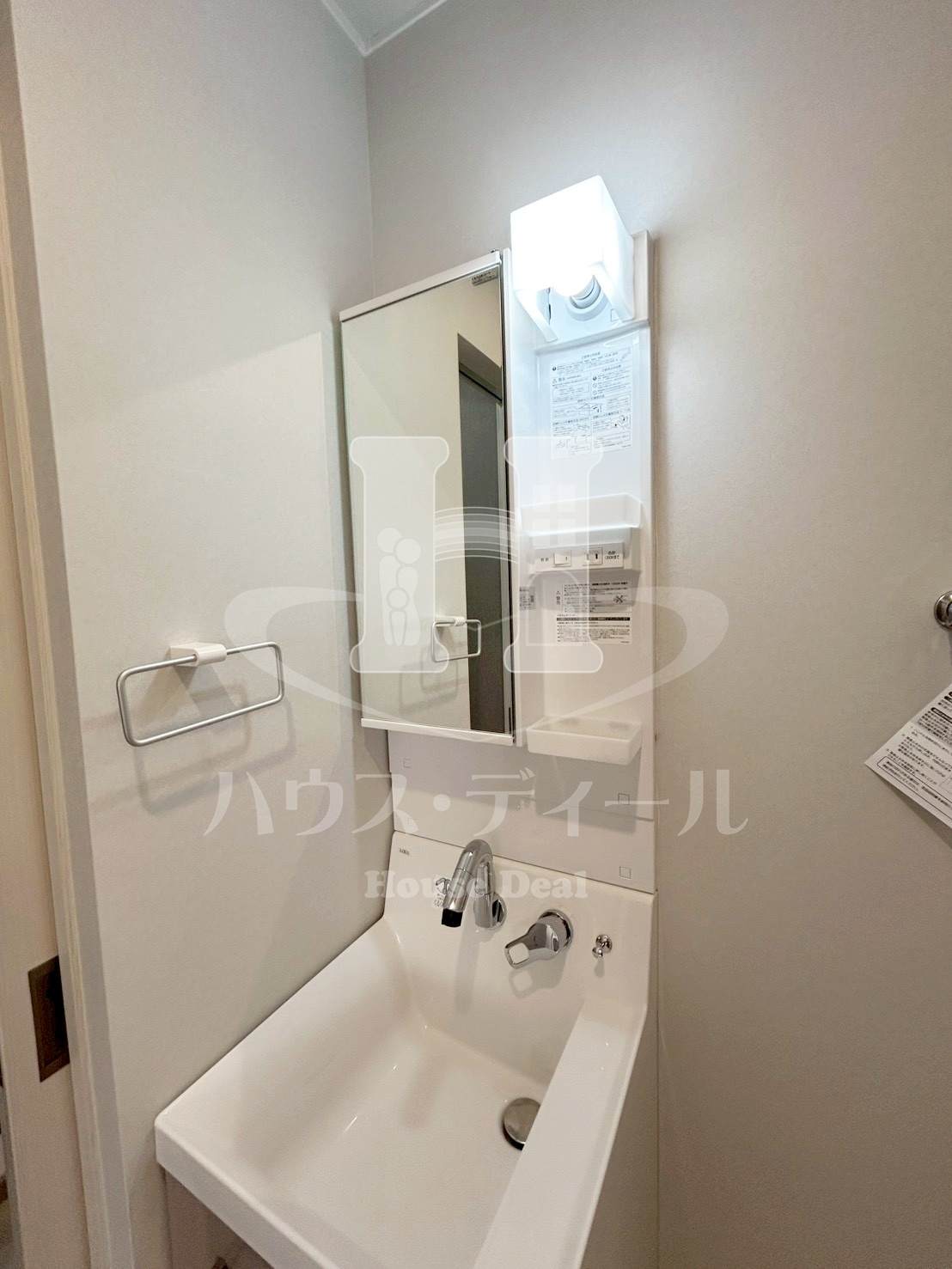 洗面設備　独立洗面台で身支度をすべて済ませてしまいましょう