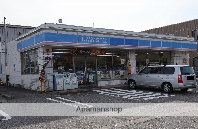 コンビニ　ローソン（コンビニ）まで831m