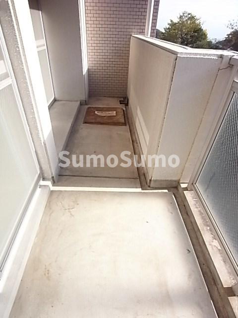 バルコニー　バルコニーからの眺めを楽しみながら食事をしませんか