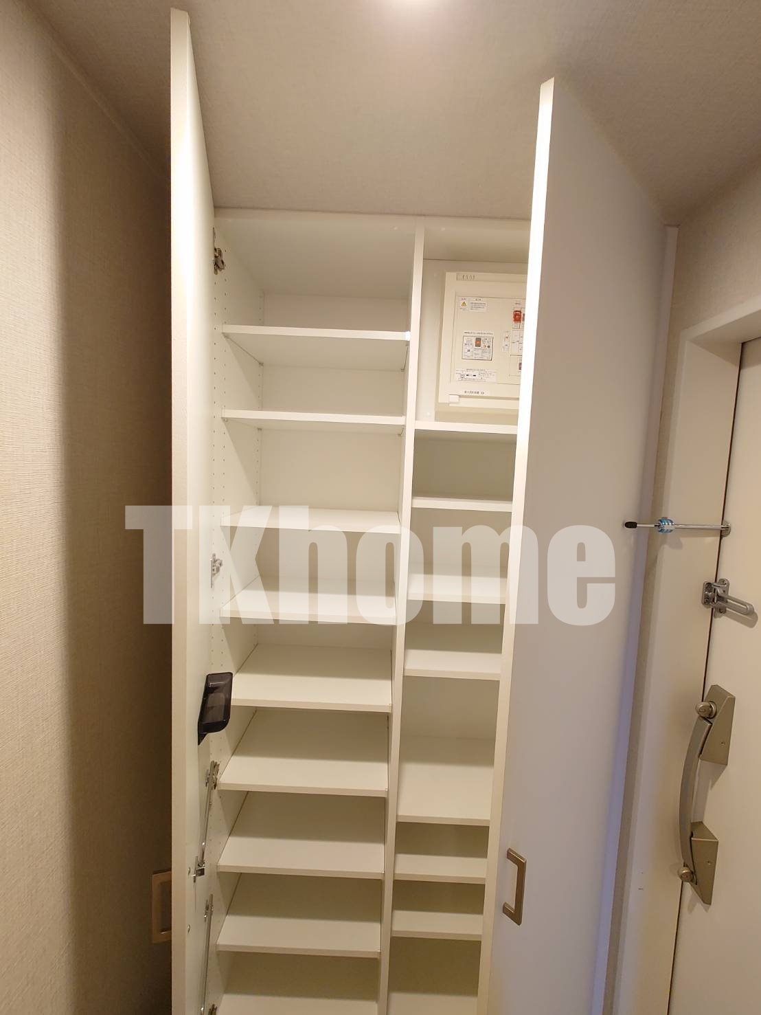 玄関　大型シューズボックス