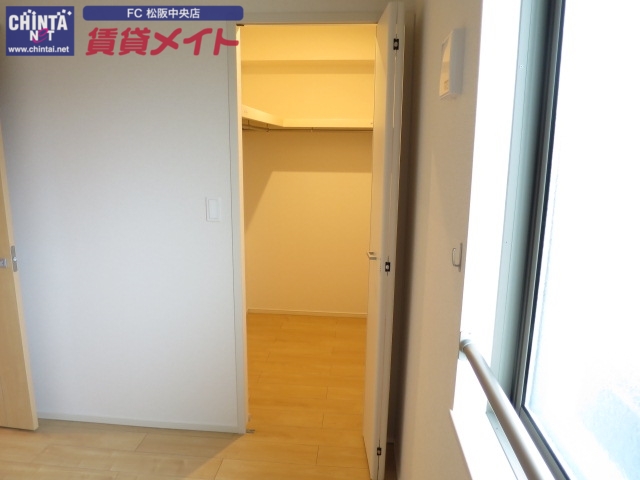 収納　同型参考写真