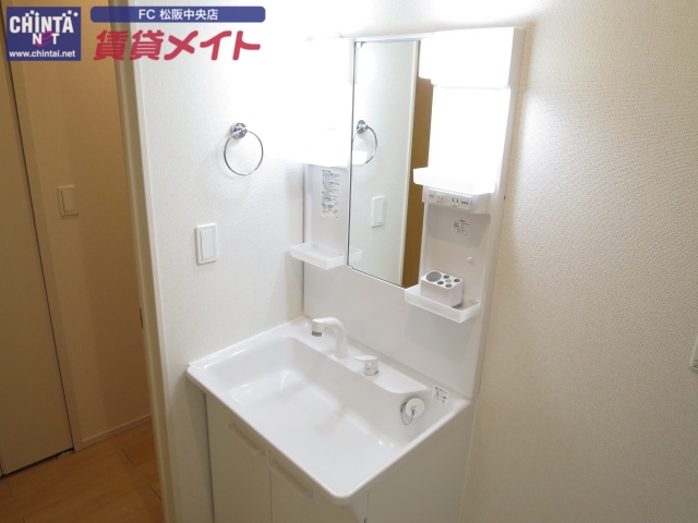 洗面設備　同型参考写真