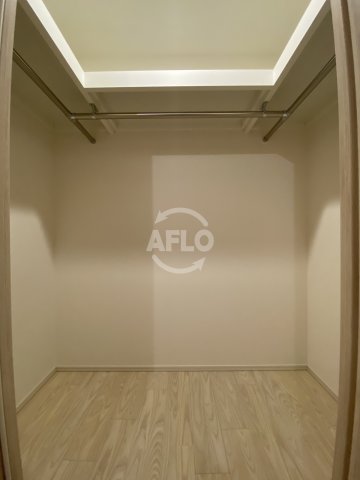 収納　大阪ベイレジデンス　ウォークインクローゼット