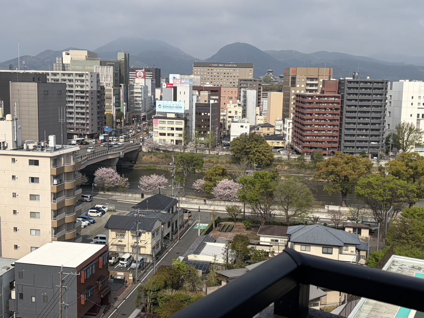 バルコニー　熊本城がみえます