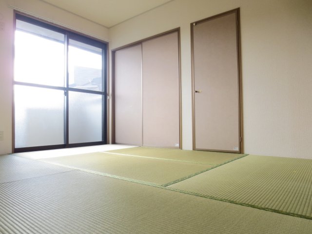 居室・リビング　別号室の参考写真です。