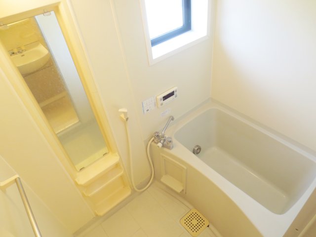 バス・シャワールーム　別号室の参考写真です。