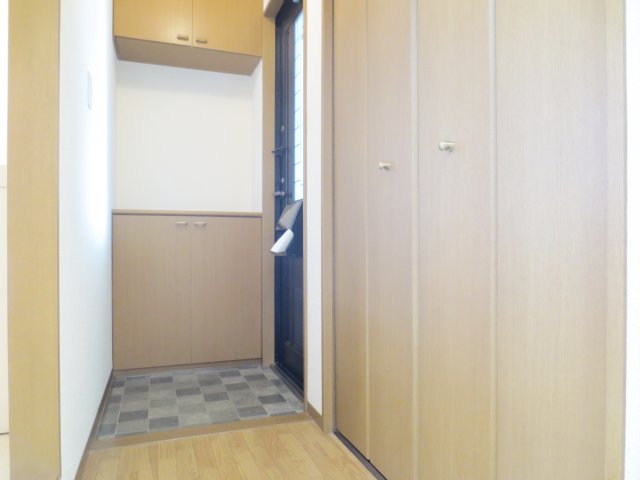 玄関　別号室の参考写真です。