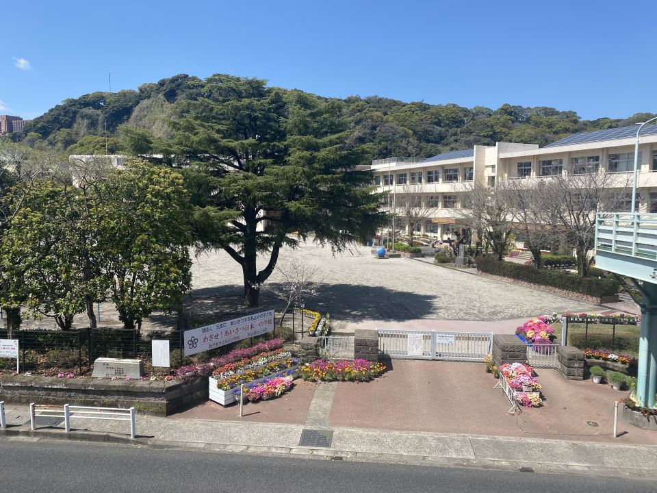 小学校　名山小学校（小学校）まで800m