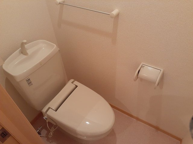 トイレ　清潔感のあるトイレです