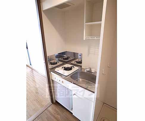 キッチン　実際の間取と違う場合がございます