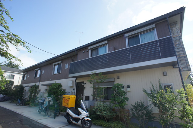 建物外観　敷地外ですが近隣に駐車場あります！空き確認してください。