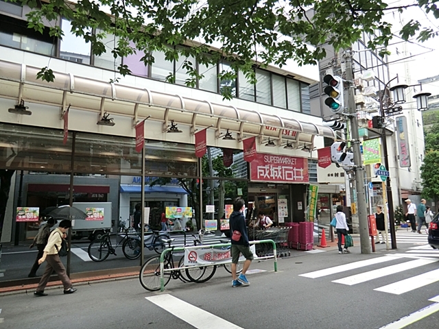 スーパー　成城石井成城店（スーパー）まで724m