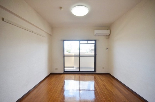 居室・リビング　別号室の写真です。