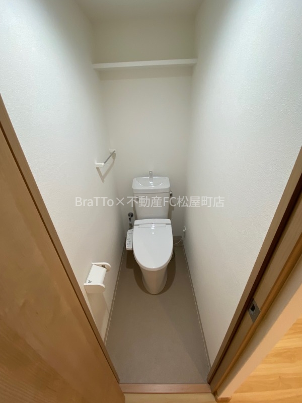 トイレ　トイレ（ウォシュレット付き）