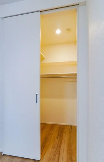 収納　納戸ウオークインクローゼット