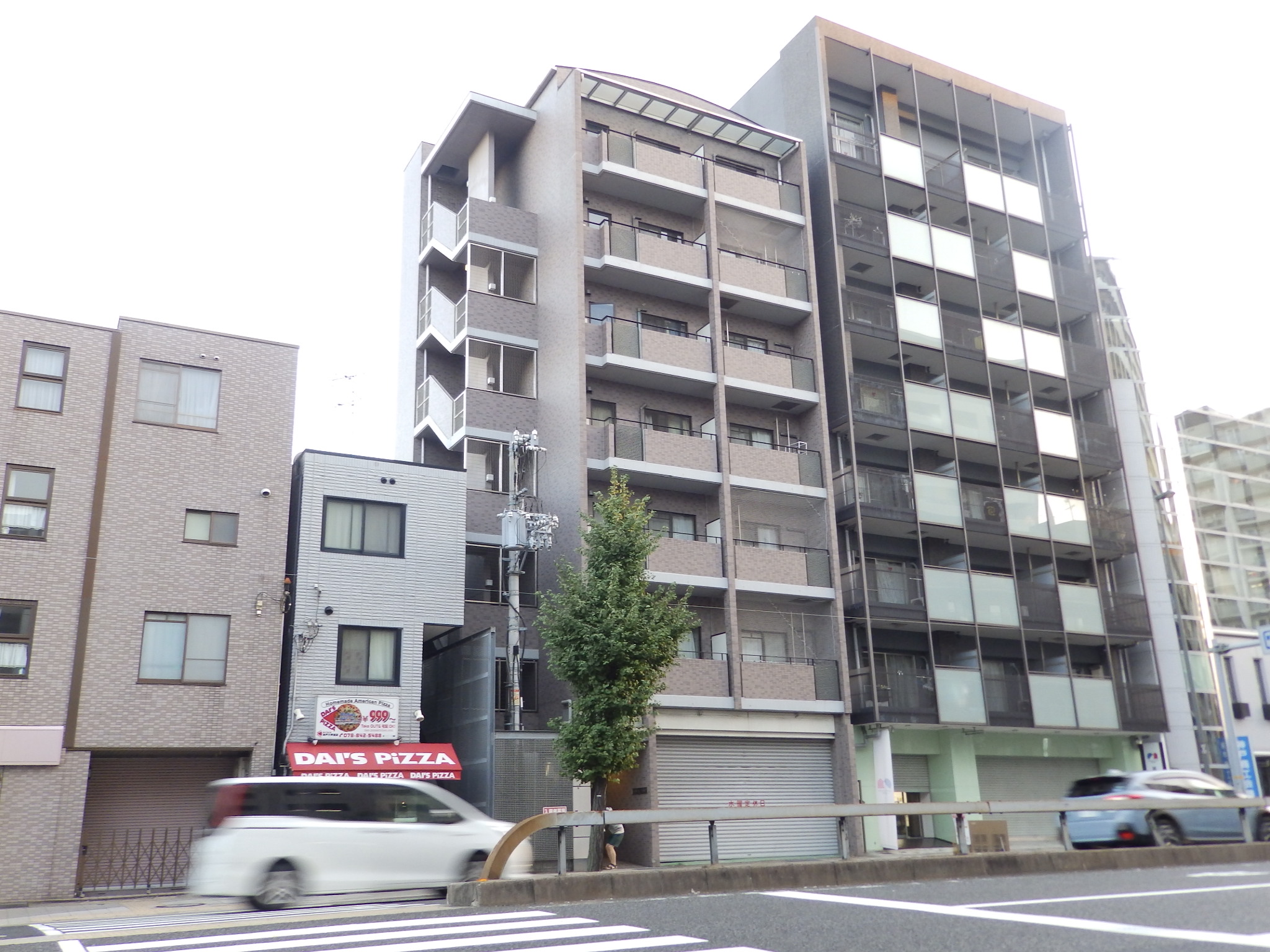 建物外観　まだまだ綺麗なマンションです