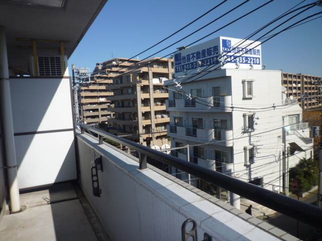 バルコニー　南東向き　日当たり良好