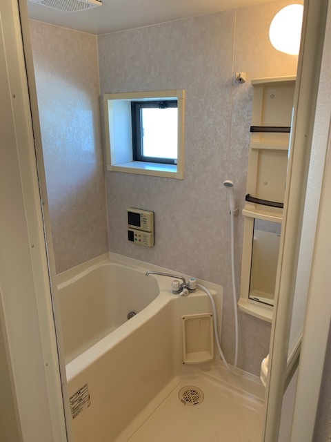 バス・シャワールーム　追焚き付お風呂　シャワー付