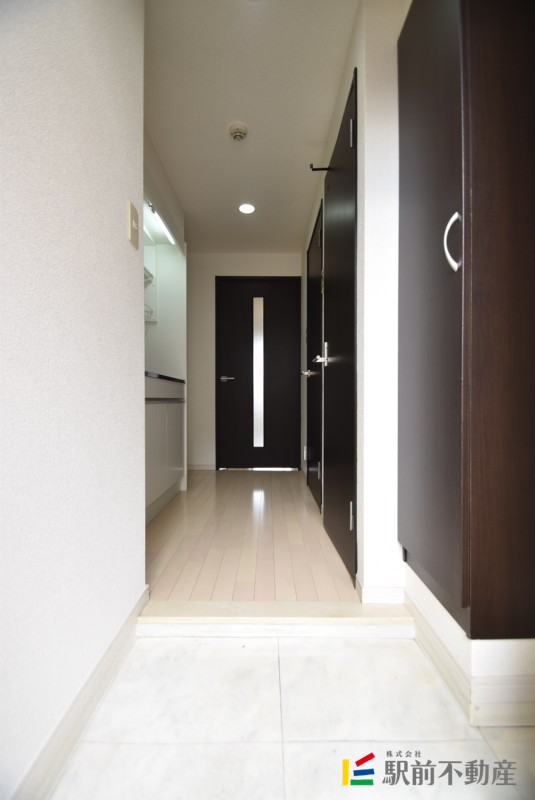 玄関　※同タイプ別部屋