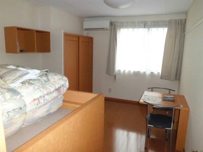 居室・リビング　日当たりの良い居室です。