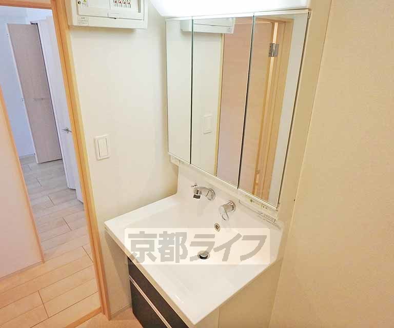 洗面設備　朝の支度はこちらでどうぞ