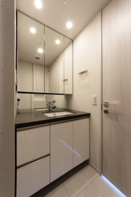 洗面設備　※写真は同タイプ住戸です。