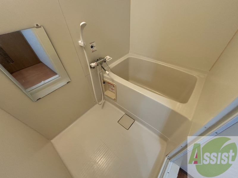 バス・シャワールーム　お風呂です。ゆっくりお風呂につかるのも体に良いですね～