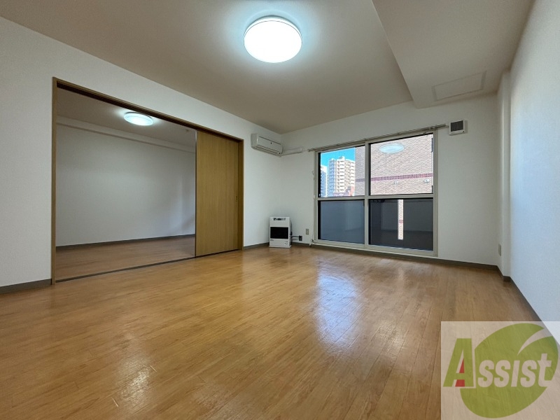 居室・リビング　広くてキレイなお部屋が広がっていて、充実した生活が送れそう。