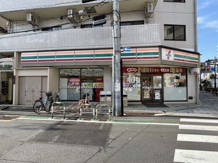 コンビニ　セブンイレブン荒川尾竹橋店（コンビニ）まで160m