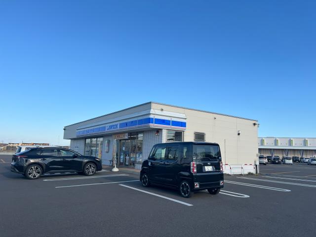 コンビニ　ローソン釧路貝塚三丁目店（コンビニ）まで976m