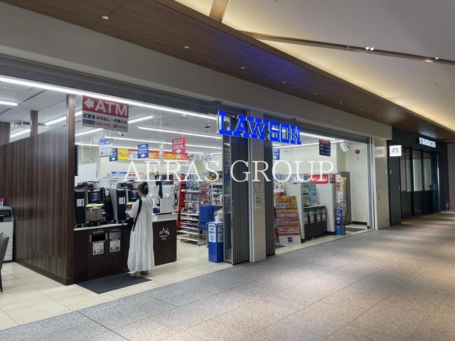 コンビニ　ローソン リンクスクエア新宿３階店（コンビニ）まで180m