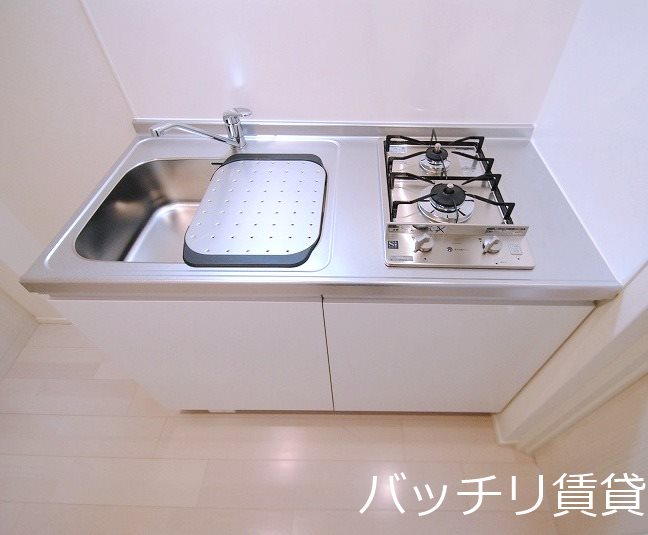 キッチン　画像は別号室タイプの為、現状を優先致します。