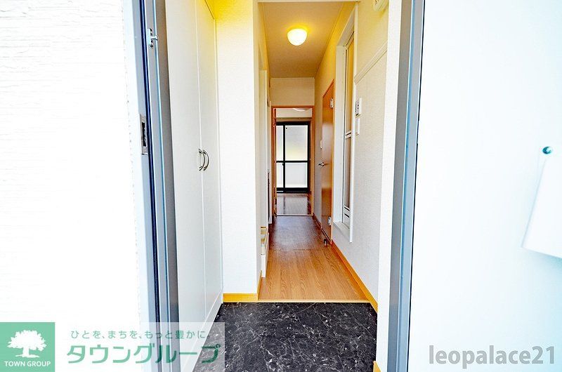 玄関　設備・仕様は号室により異なる為、現況を優先致します。