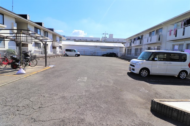 駐車場　駐車場