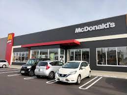 飲食店　マクドナルド南新川店（飲食店）まで1365m