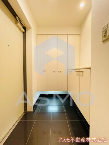 玄関　同マンション別部屋　参考写真
