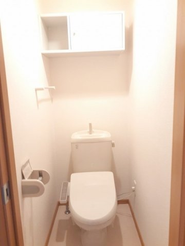 トイレ　落ち着いたトイレです