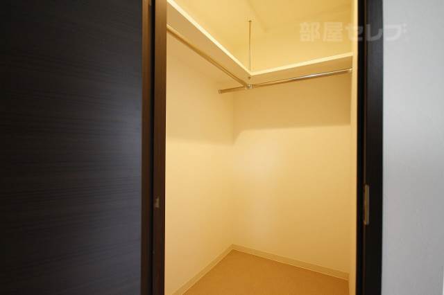 収納　２０１号室の画像を載せています。