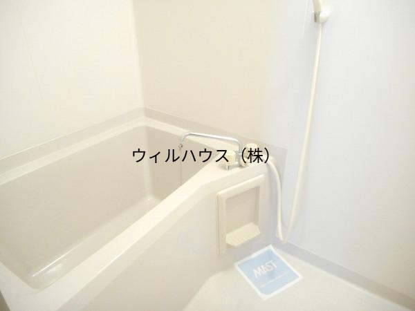 バス・シャワールーム　バストイレ別！