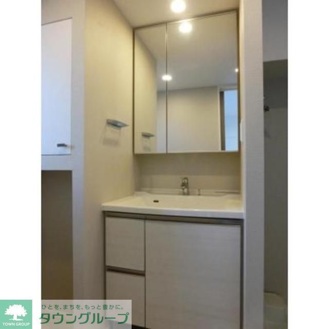 洗面設備　※写真は同タイプ住戸です。