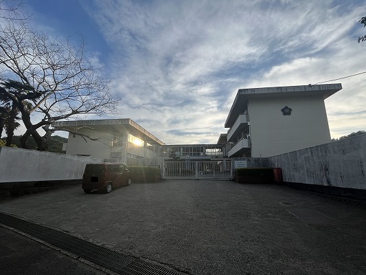 小学校　たつの市立小学校神部小学校（小学校）まで3715m