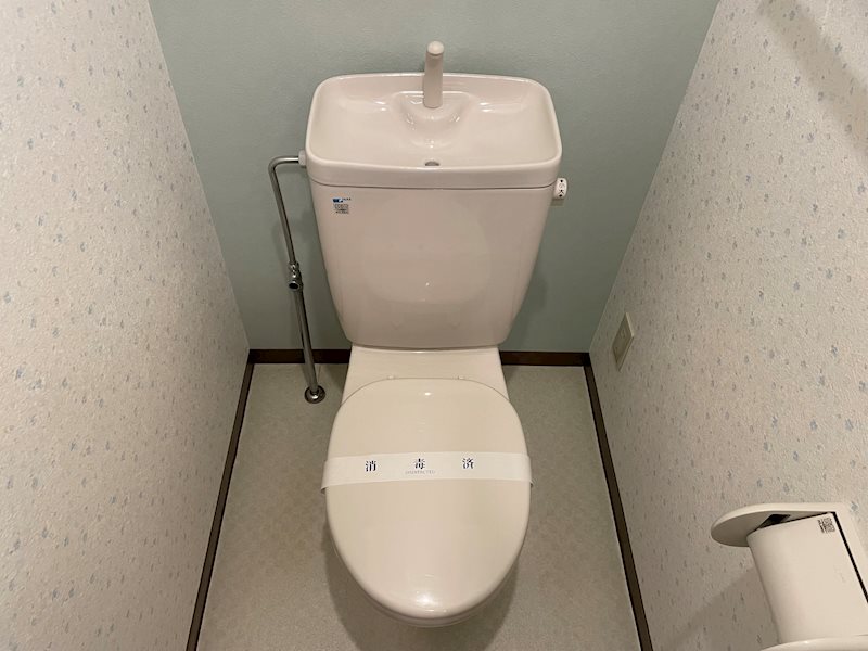 トイレ　類似タイプ参考写真掲載。
