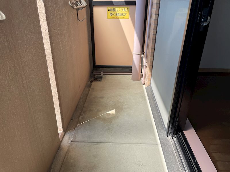 バルコニー　類似タイプ参考写真掲載。