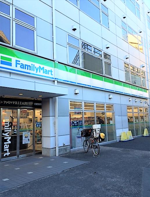 コンビニ　ファミリーマート西武東長崎駅前店（コンビニ）まで377m