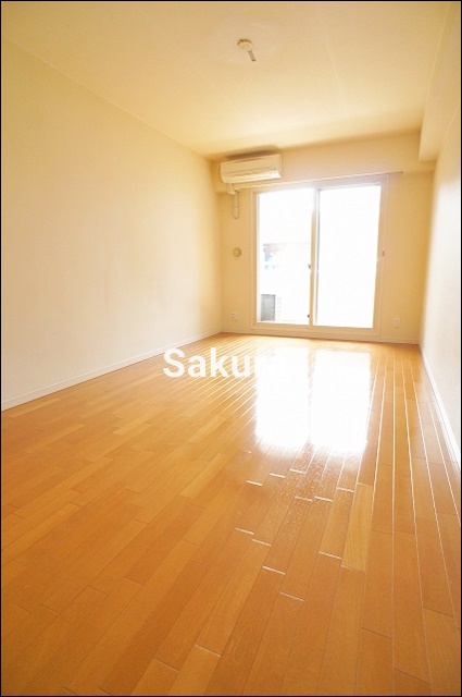 居室・リビング　開放感のあるゆったりとしたお部屋です♪