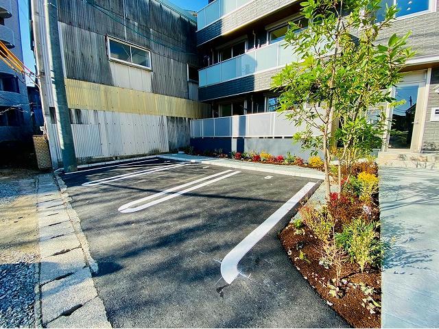 駐車場　駐車場