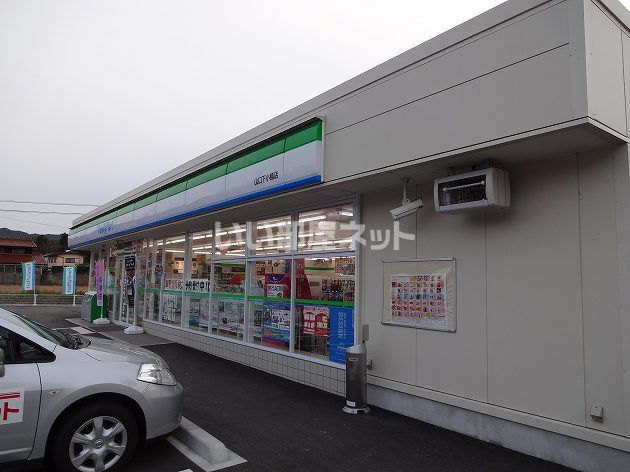 コンビニ　ファミリーマート 大内長野店（コンビニ）まで711m